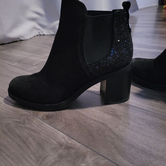 Ankle boots - Picture 1 of 3